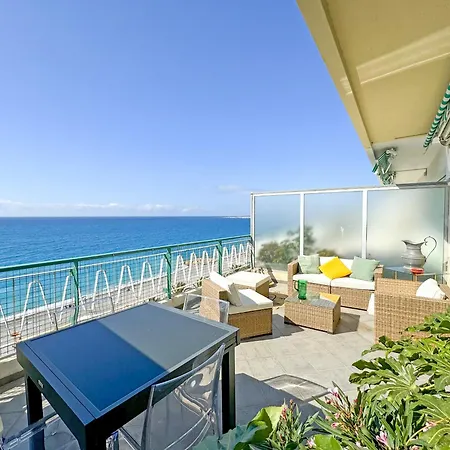 Breathtaking Rooftop Experience On Promenade Apartment